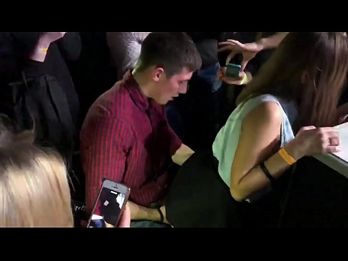 ❤️ Ubulili bangempela ku-nightclub yaseRussia. Intombazane yaseRussia eneminyaka engu-18 ubudala ingene endunu nasesithweni sangasese e-nightclub ku-zu.epicpornvideos-com.ru ❌️